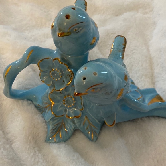 Vintage Pearl 22Kt. Gold blue bird on a tree branch salt & pepper shaker - Picture 2 of 16